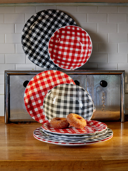 Gingham Dinnerware